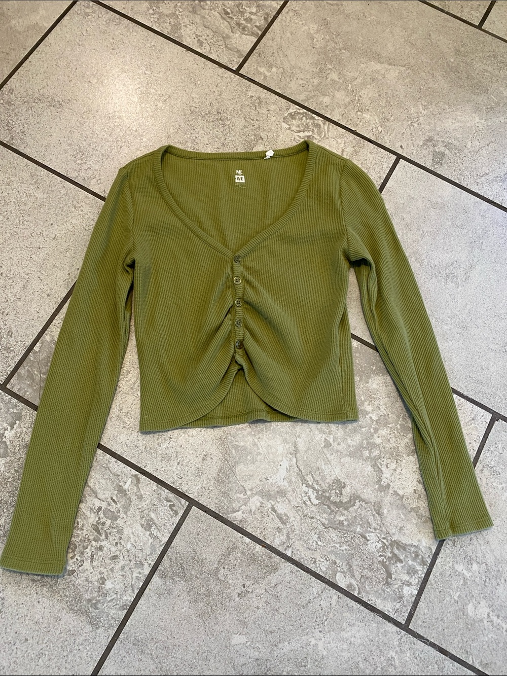 Me to We Olive Ruched Button-Front Long Sleeve Top
